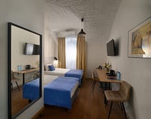 Искусственный рассвет: направленный свет из окна в гостиничном номере Имитация утреннего солнца в номере отеля, Москва. Интерьерный фотограф Кирилл Толль