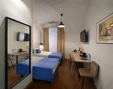 Гибридное освещение: естественный свет + осветительный прибор Смешение утреннего и вечернего света в интерьере отеля. Съемка Кирилла Толль