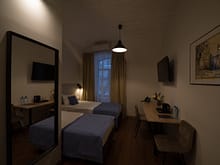 Как выглядят фотографии до обработки RAW исходник номера отеля в центре Москвы