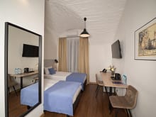 Пример для самостоятельной склейки и цветокоррекции Сырой RAW-файл съемки отеля. Исходник Кирилла Толль, Москва