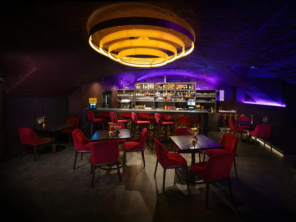 Фотографии зала бара. Интерьерная съемка